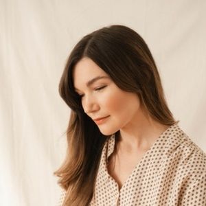 Meet your Posher, Naida